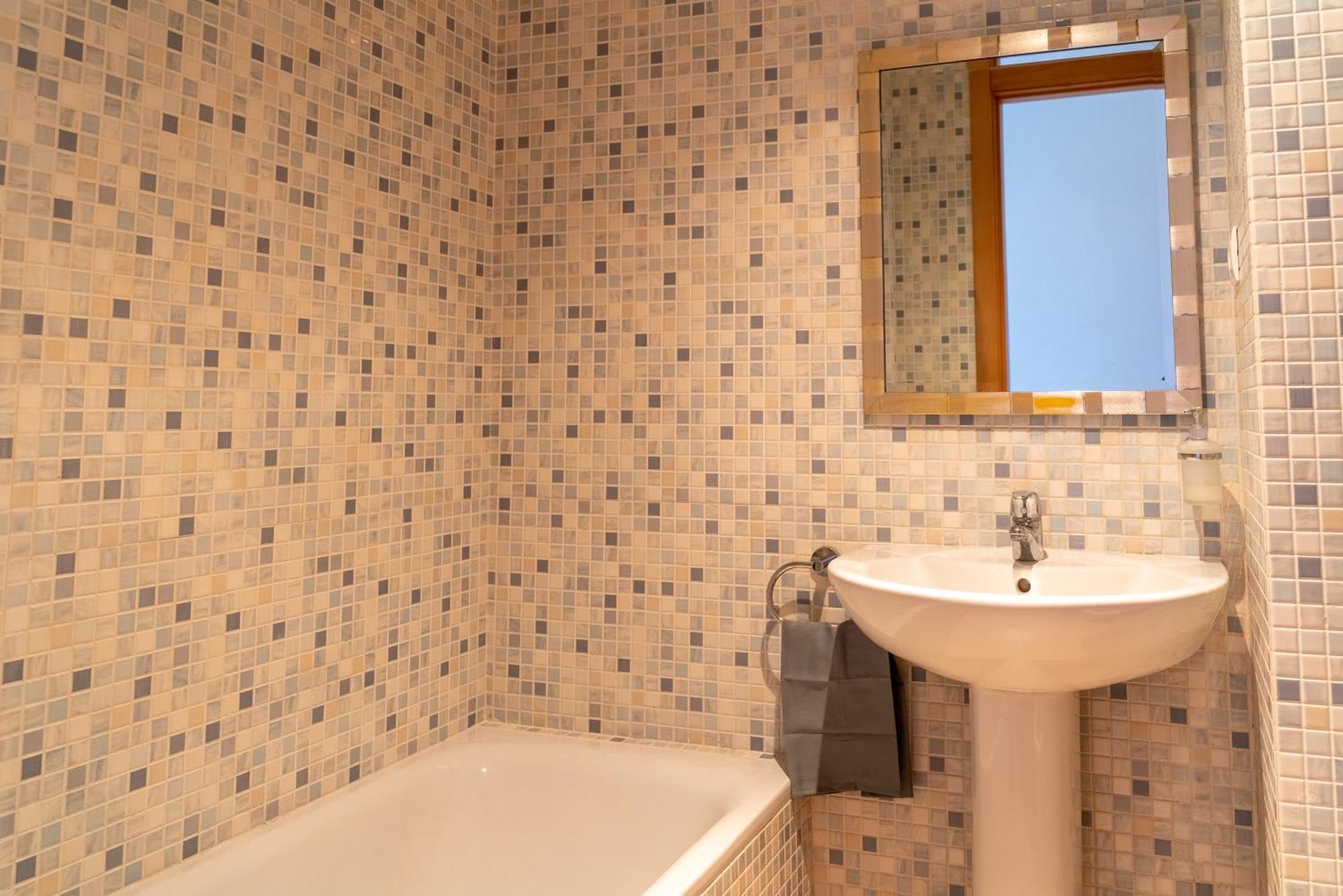Beautiful 2-Bed Apartment In Casares Costa Bahia de Casares Esterno foto